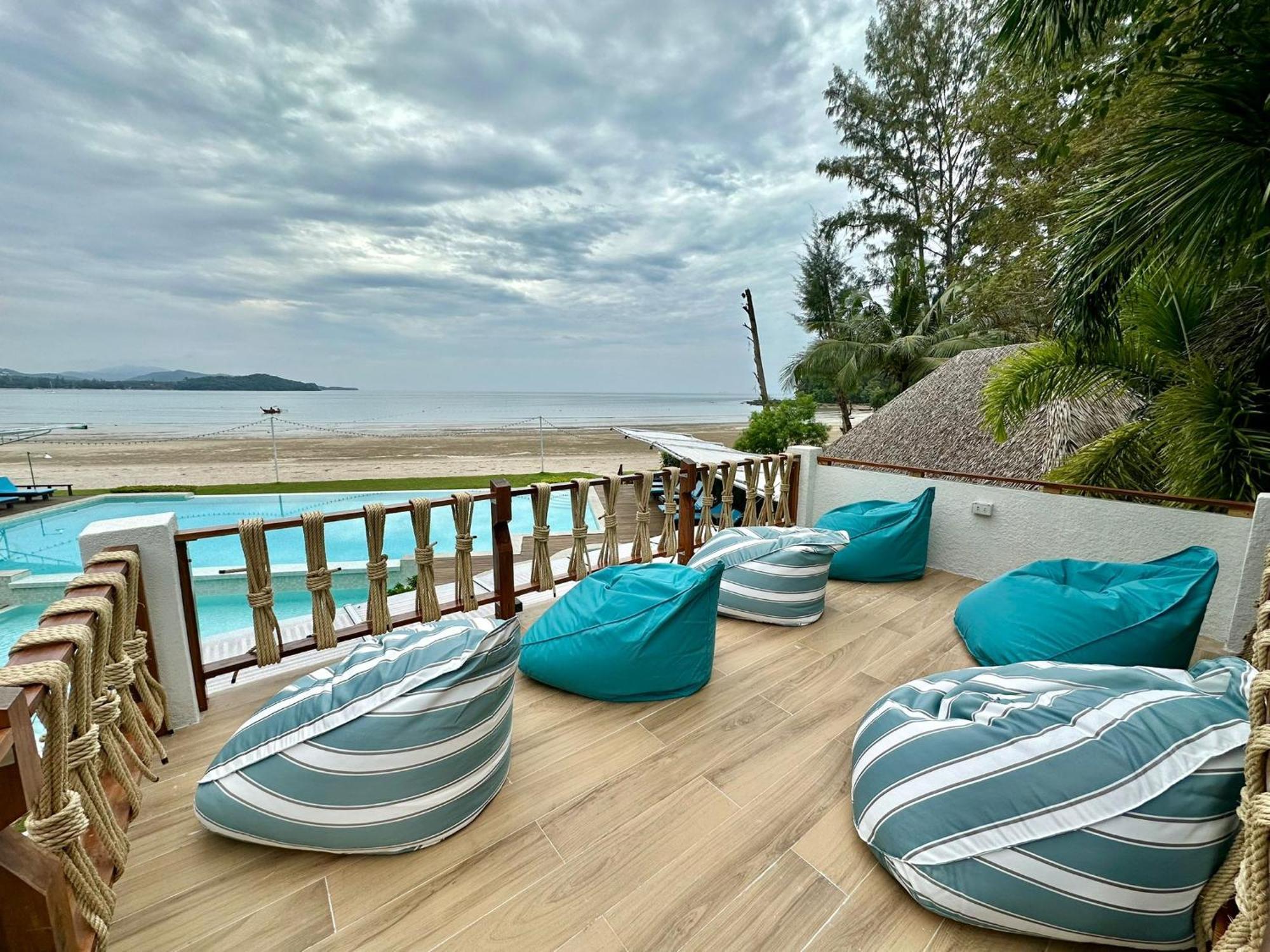Twin Bay Resort
