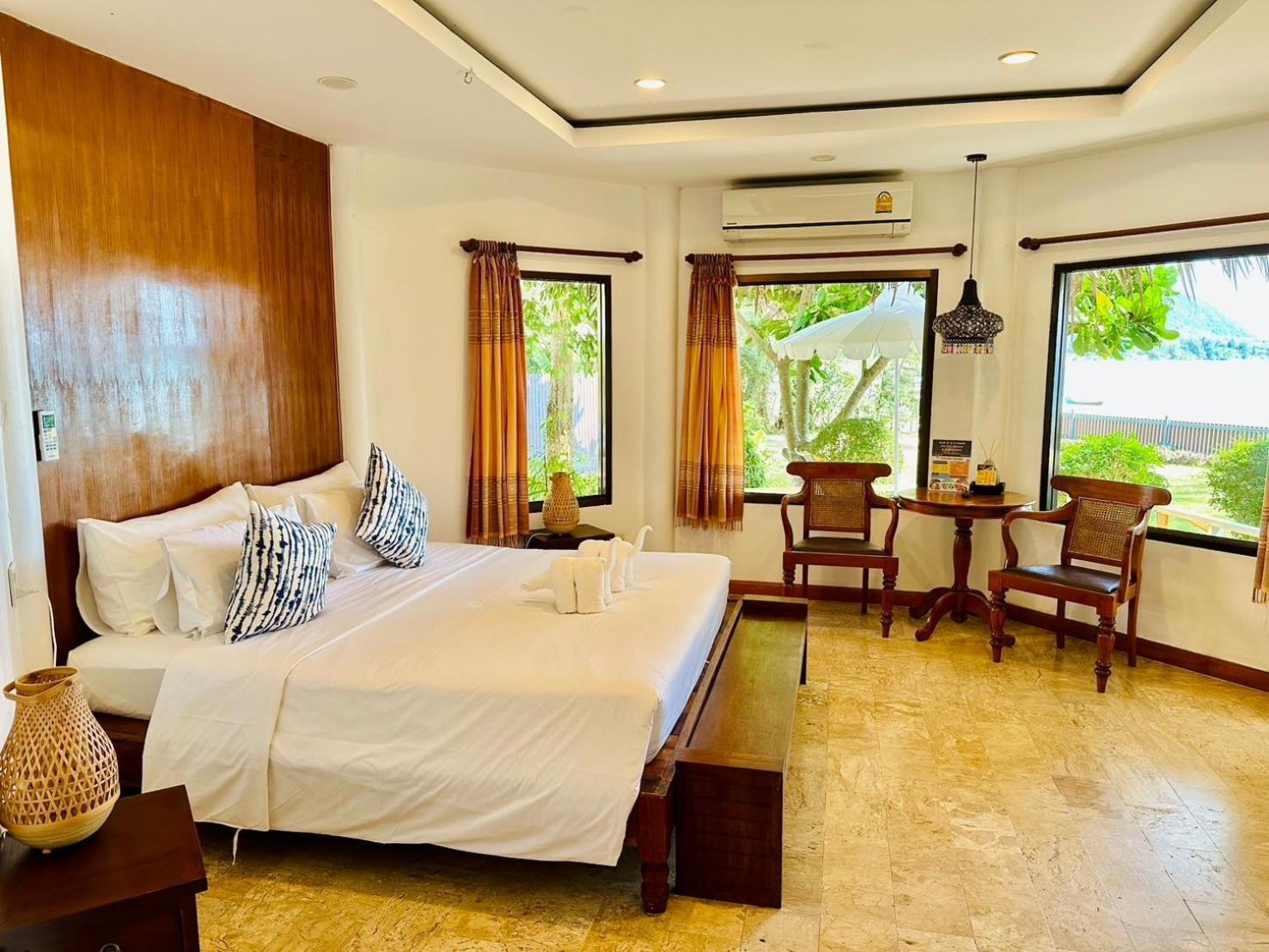Twin Bay Ko Lanta